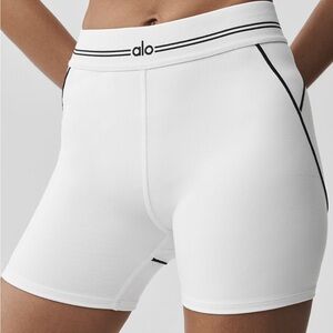 ALO Airbrush heart throb short